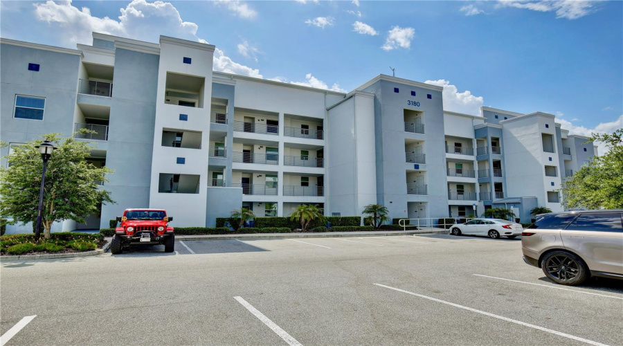 KISSIMMEE, Florida 34746, 2 Bedrooms Bedrooms, ,2 BathroomsBathrooms,Residential,For Sale,PARADOX,0,MFRO6401403