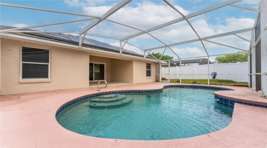 Large lanai with plenty of shade under the patio