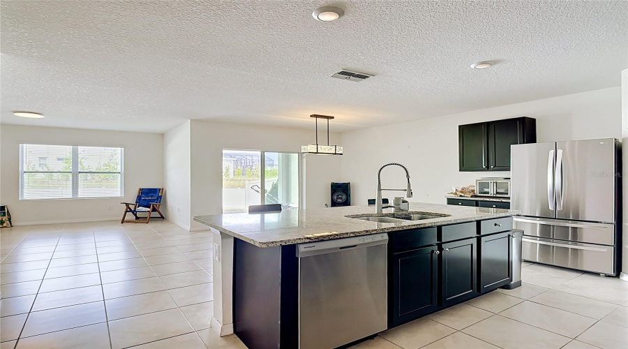 KISSIMMEE, Florida 34747, 4 Bedrooms Bedrooms, ,2 BathroomsBathrooms,Residential,For Sale,WHITE POPPY,0,MFRO6402216