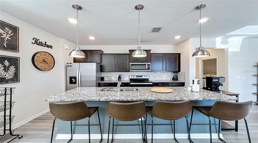 DAVENPORT, Florida 33897, 6 Bedrooms Bedrooms, ,4 BathroomsBathrooms,Residential,For Sale,LILAC,0,MFRO6402494