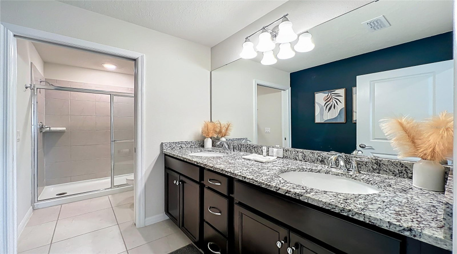 DAVENPORT, Florida 33897, 6 Bedrooms Bedrooms, ,4 BathroomsBathrooms,Residential,For Sale,LILAC,0,MFRO6402494