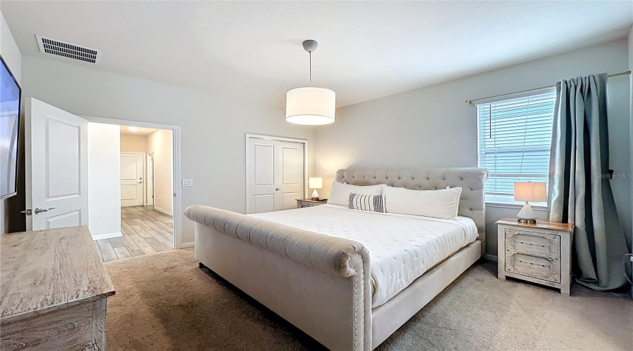 DAVENPORT, Florida 33897, 6 Bedrooms Bedrooms, ,4 BathroomsBathrooms,Residential,For Sale,LILAC,0,MFRO6402494