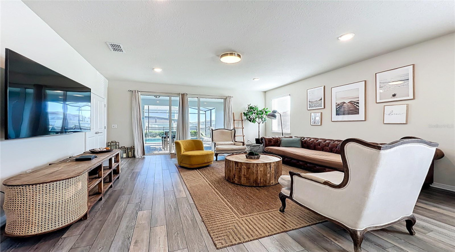 DAVENPORT, Florida 33897, 6 Bedrooms Bedrooms, ,4 BathroomsBathrooms,Residential,For Sale,LILAC,0,MFRO6402494