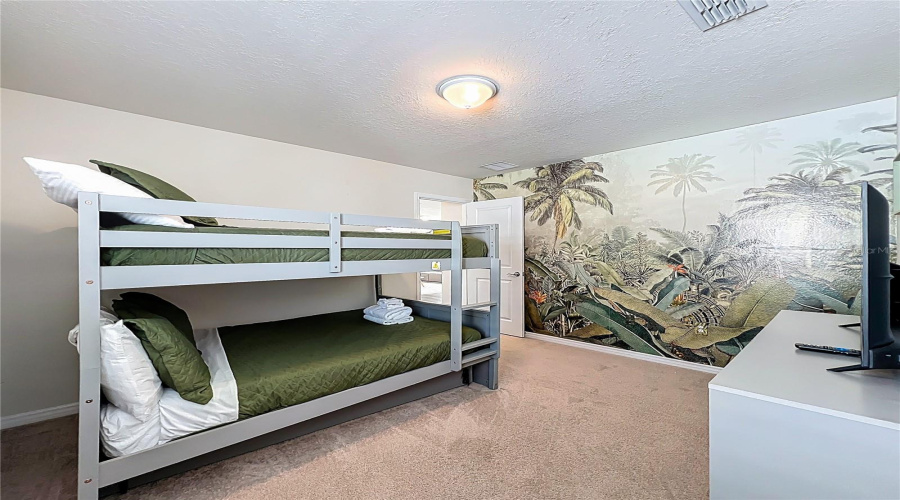 DAVENPORT, Florida 33897, 6 Bedrooms Bedrooms, ,4 BathroomsBathrooms,Residential,For Sale,LILAC,0,MFRO6402494