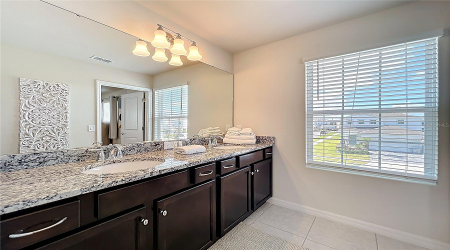 DAVENPORT, Florida 33897, 6 Bedrooms Bedrooms, ,4 BathroomsBathrooms,Residential,For Sale,LILAC,0,MFRO6402494