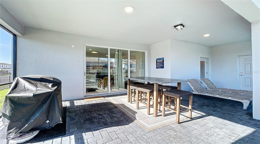 DAVENPORT, Florida 33897, 6 Bedrooms Bedrooms, ,4 BathroomsBathrooms,Residential,For Sale,LILAC,0,MFRO6402494