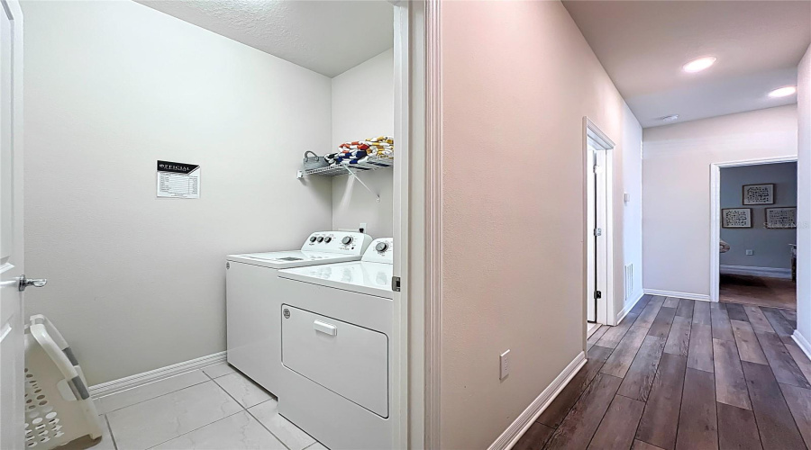 DAVENPORT, Florida 33897, 6 Bedrooms Bedrooms, ,4 BathroomsBathrooms,Residential,For Sale,LILAC,0,MFRO6402494