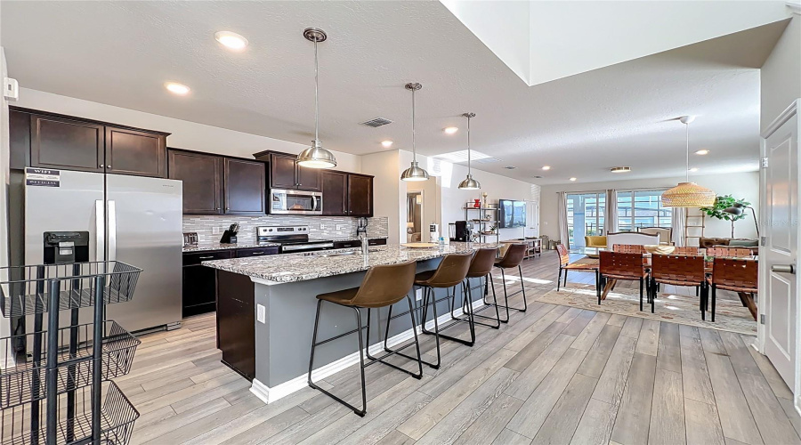 DAVENPORT, Florida 33897, 6 Bedrooms Bedrooms, ,4 BathroomsBathrooms,Residential,For Sale,LILAC,0,MFRO6402494