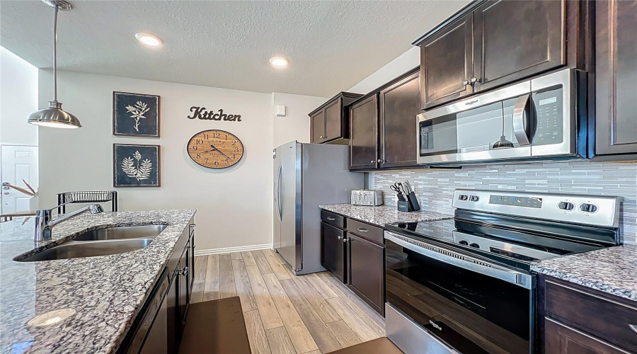 DAVENPORT, Florida 33897, 6 Bedrooms Bedrooms, ,4 BathroomsBathrooms,Residential,For Sale,LILAC,0,MFRO6402494