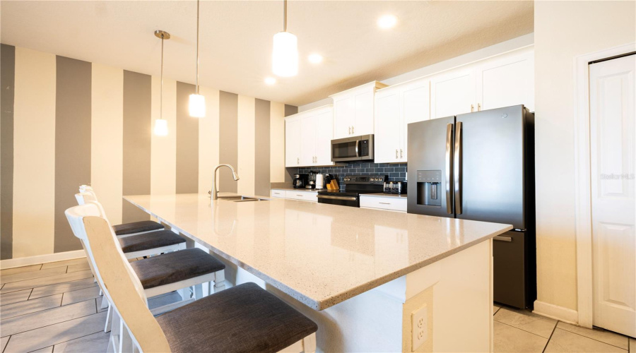 DAVENPORT, Florida 33896, 4 Bedrooms Bedrooms, ,3 BathroomsBathrooms,Residential,For Sale,OCEAN COURSE,0,MFRO6397627