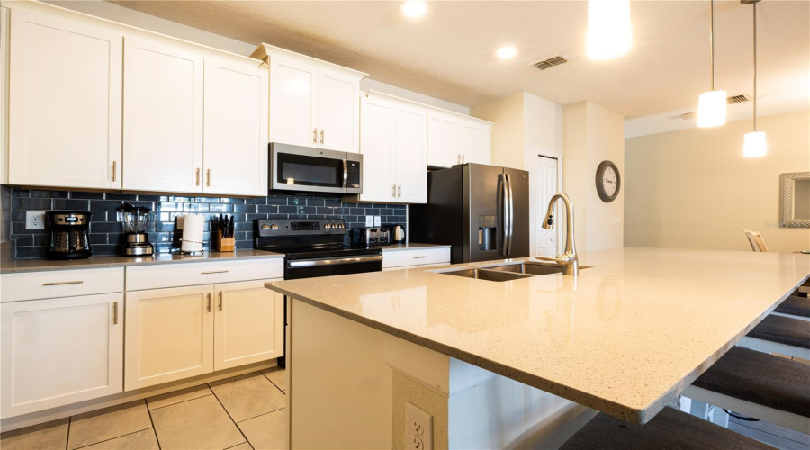 DAVENPORT, Florida 33896, 4 Bedrooms Bedrooms, ,3 BathroomsBathrooms,Residential,For Sale,OCEAN COURSE,0,MFRO6397627