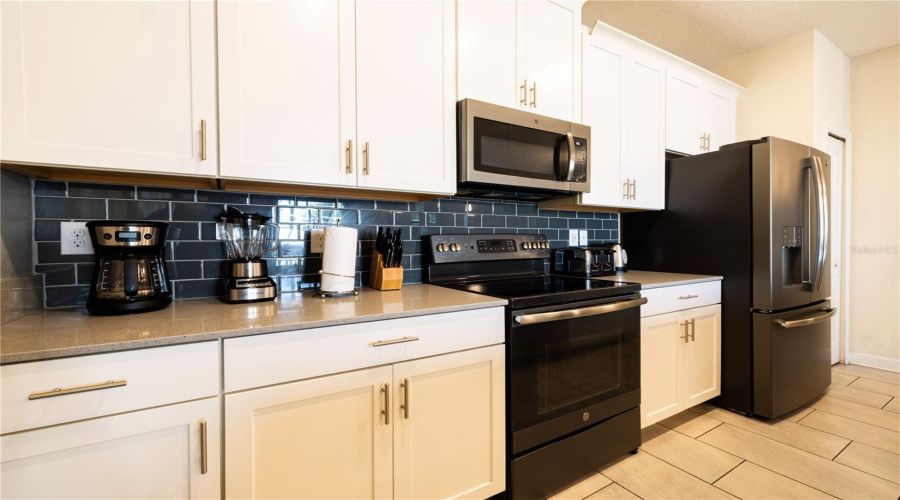 DAVENPORT, Florida 33896, 4 Bedrooms Bedrooms, ,3 BathroomsBathrooms,Residential,For Sale,OCEAN COURSE,0,MFRO6397627