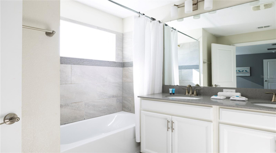 DAVENPORT, Florida 33896, 4 Bedrooms Bedrooms, ,3 BathroomsBathrooms,Residential,For Sale,OCEAN COURSE,0,MFRO6397627