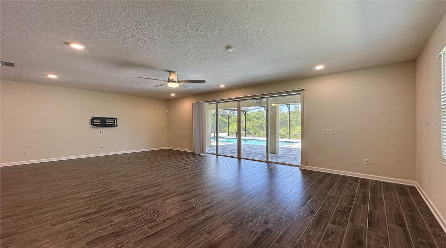 DAVENPORT, Florida 33837, 4 Bedrooms Bedrooms, ,3 BathroomsBathrooms,Residential,For Sale,BRUNSWICK,0,MFRO6402038