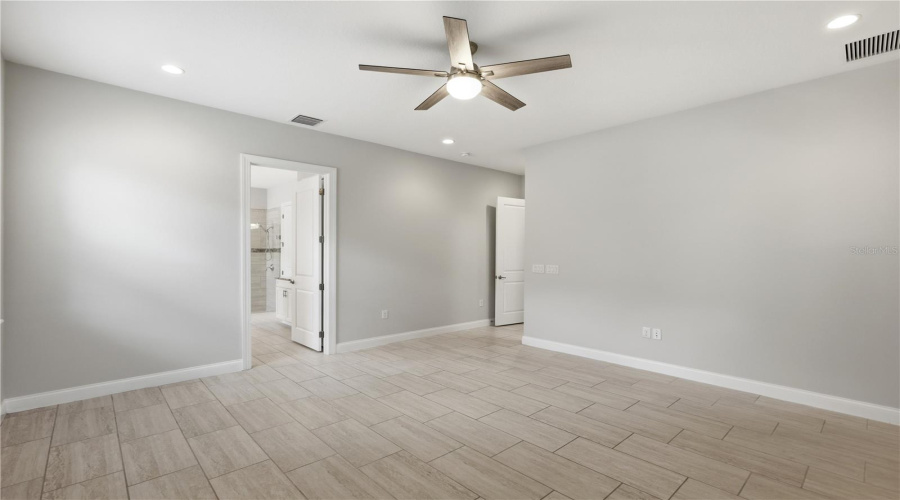 ORLANDO, Florida 32836, 5 Bedrooms Bedrooms, ,4 BathroomsBathrooms,Residential,For Sale,ANGEL OAK,0,MFRO6402221