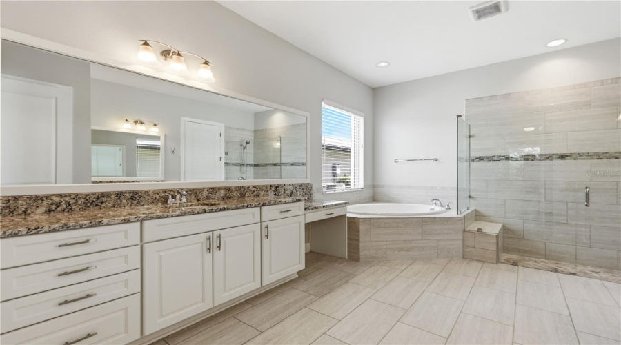 ORLANDO, Florida 32836, 5 Bedrooms Bedrooms, ,4 BathroomsBathrooms,Residential,For Sale,ANGEL OAK,0,MFRO6402221