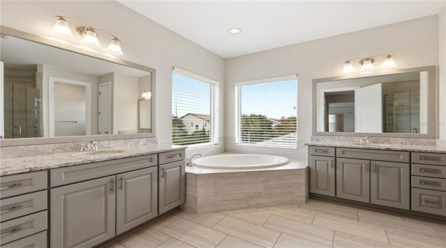 ORLANDO, Florida 32836, 5 Bedrooms Bedrooms, ,4 BathroomsBathrooms,Residential,For Sale,ANGEL OAK,0,MFRO6402221