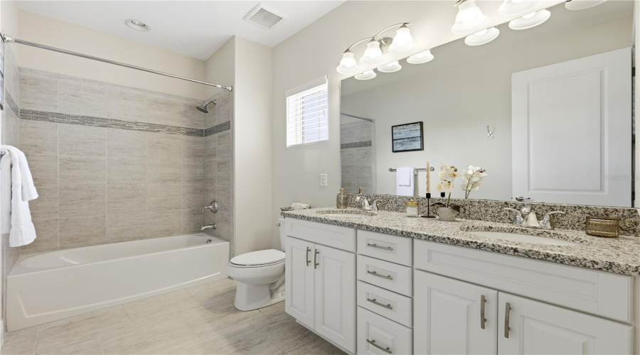 ORLANDO, Florida 32836, 5 Bedrooms Bedrooms, ,4 BathroomsBathrooms,Residential,For Sale,ANGEL OAK,0,MFRO6402221