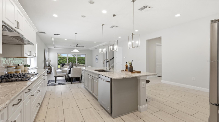 ORLANDO, Florida 32836, 5 Bedrooms Bedrooms, ,4 BathroomsBathrooms,Residential,For Sale,ANGEL OAK,0,MFRO6402221