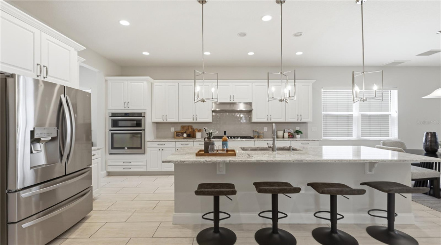 ORLANDO, Florida 32836, 5 Bedrooms Bedrooms, ,4 BathroomsBathrooms,Residential,For Sale,ANGEL OAK,0,MFRO6402221