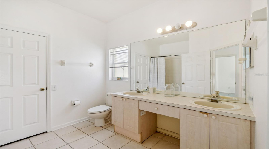 KISSIMMEE, Florida 34747, 4 Bedrooms Bedrooms, ,2 BathroomsBathrooms,Residential,For Sale,FAN PALM,0,MFRO6317015