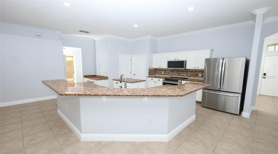 KISSIMMEE, Florida 34746, 4 Bedrooms Bedrooms, ,2 BathroomsBathrooms,Residential,For Sale,THE OAKS,0,MFRO6402511