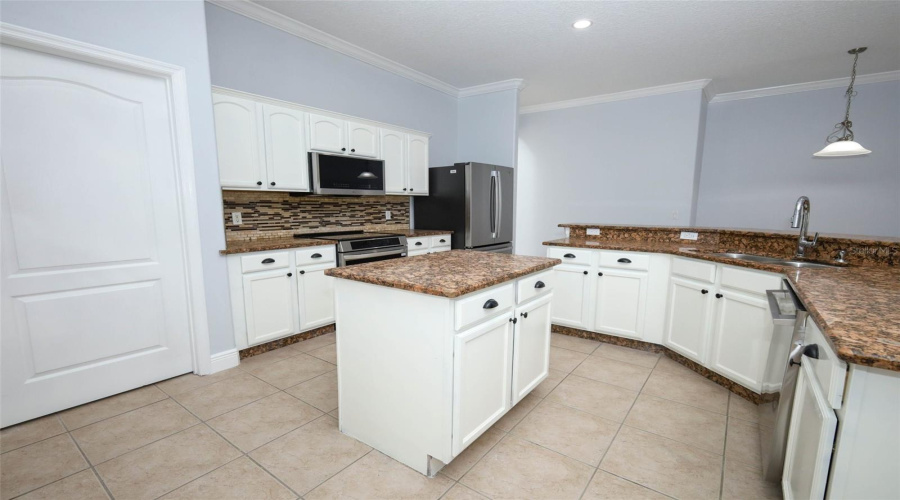 KISSIMMEE, Florida 34746, 4 Bedrooms Bedrooms, ,2 BathroomsBathrooms,Residential,For Sale,THE OAKS,0,MFRO6402511