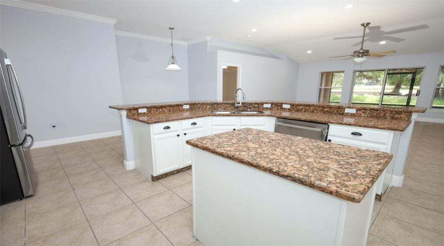 KISSIMMEE, Florida 34746, 4 Bedrooms Bedrooms, ,2 BathroomsBathrooms,Residential,For Sale,THE OAKS,0,MFRO6402511