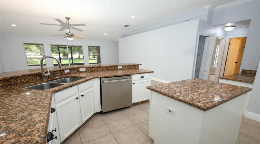KISSIMMEE, Florida 34746, 4 Bedrooms Bedrooms, ,2 BathroomsBathrooms,Residential,For Sale,THE OAKS,0,MFRO6402511