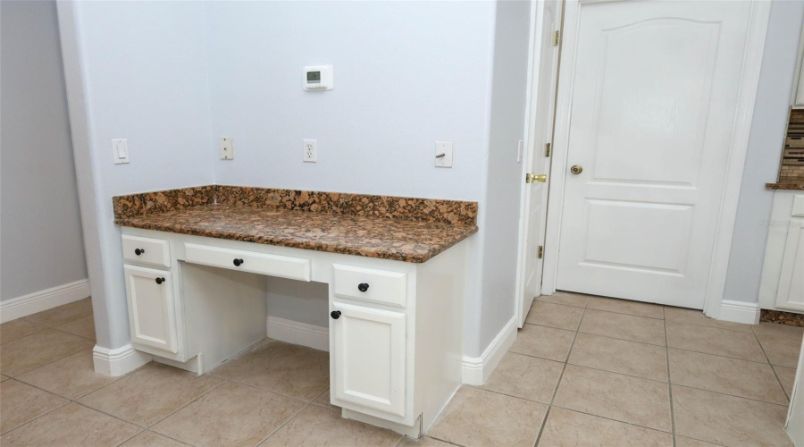 KISSIMMEE, Florida 34746, 4 Bedrooms Bedrooms, ,2 BathroomsBathrooms,Residential,For Sale,THE OAKS,0,MFRO6402511