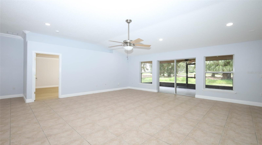 KISSIMMEE, Florida 34746, 4 Bedrooms Bedrooms, ,2 BathroomsBathrooms,Residential,For Sale,THE OAKS,0,MFRO6402511