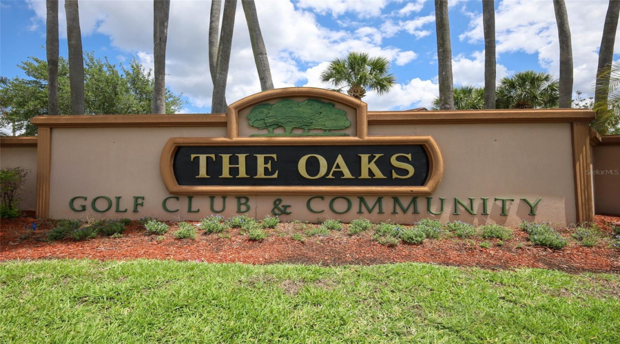 KISSIMMEE, Florida 34746, 4 Bedrooms Bedrooms, ,2 BathroomsBathrooms,Residential,For Sale,THE OAKS,0,MFRO6402511