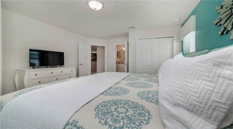 KISSIMMEE, Florida 34747, 7 Bedrooms Bedrooms, ,5 BathroomsBathrooms,Residential,For Sale,ZURICH,0,MFRO6402760