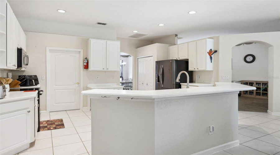 DAVENPORT, Florida 33897, 4 Bedrooms Bedrooms, ,3 BathroomsBathrooms,Residential,For Sale,PRESTWICK,0,MFRS5148743