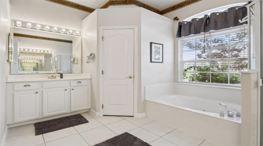 DAVENPORT, Florida 33897, 4 Bedrooms Bedrooms, ,3 BathroomsBathrooms,Residential,For Sale,PRESTWICK,0,MFRS5148743