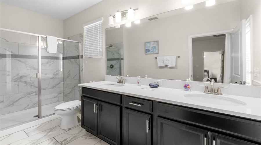 DAVENPORT, Florida 33896, 5 Bedrooms Bedrooms, ,5 BathroomsBathrooms,Residential,For Sale,FLANGE,0,MFRO6397771