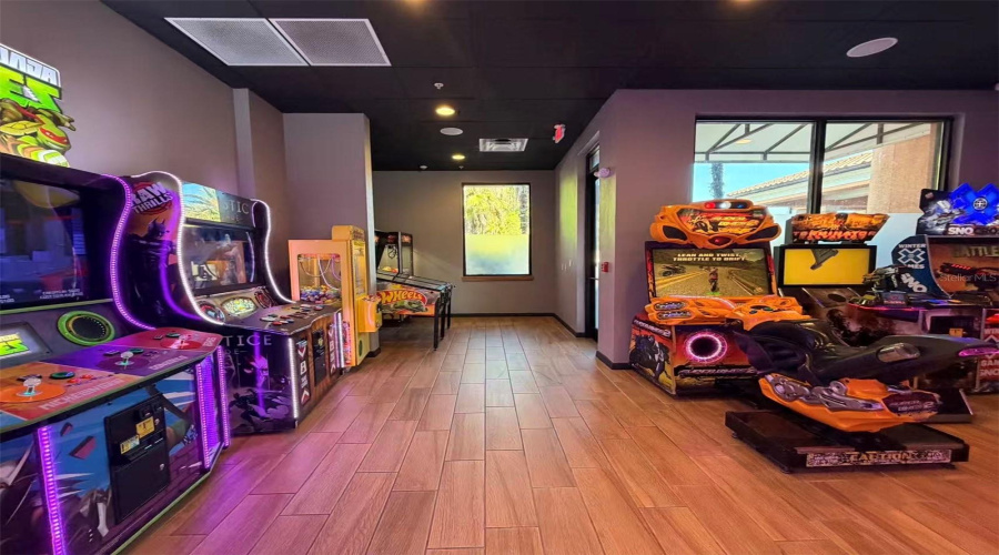 Kissimmee, Florida 34746, 3 Bedrooms Bedrooms, ,2 Bathroomsbathrooms,Residential,For Sale,Delorean,0,Mfro6354581