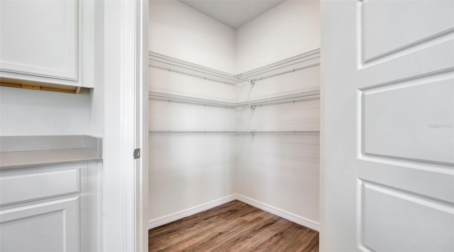 DAVENPORT, Florida 33837, 4 Bedrooms Bedrooms, ,3 BathroomsBathrooms,Residential,For Sale,PFEIFFER FALLS,0,MFRO6402710