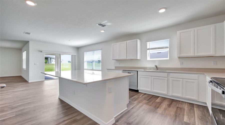 DAVENPORT, Florida 33837, 4 Bedrooms Bedrooms, ,3 BathroomsBathrooms,Residential,For Sale,PFEIFFER FALLS,0,MFRO6402710