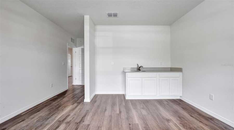 DAVENPORT, Florida 33837, 4 Bedrooms Bedrooms, ,3 BathroomsBathrooms,Residential,For Sale,PFEIFFER FALLS,0,MFRO6402710