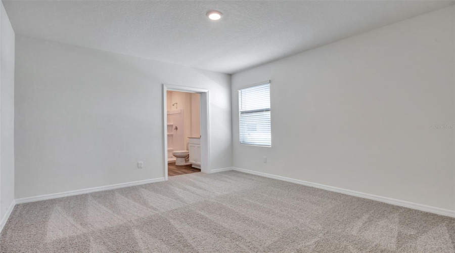 DAVENPORT, Florida 33837, 4 Bedrooms Bedrooms, ,3 BathroomsBathrooms,Residential,For Sale,PFEIFFER FALLS,0,MFRO6402710