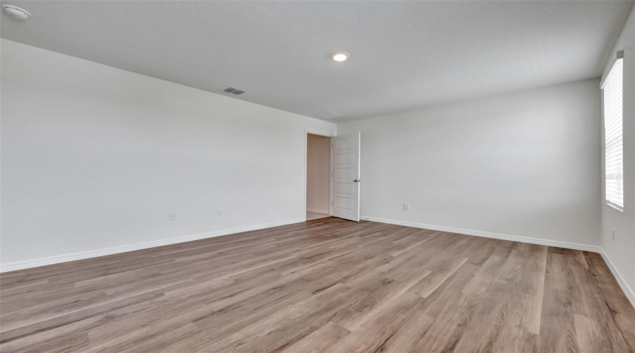 DAVENPORT, Florida 33837, 4 Bedrooms Bedrooms, ,3 BathroomsBathrooms,Residential,For Sale,PFEIFFER FALLS,0,MFRO6402710