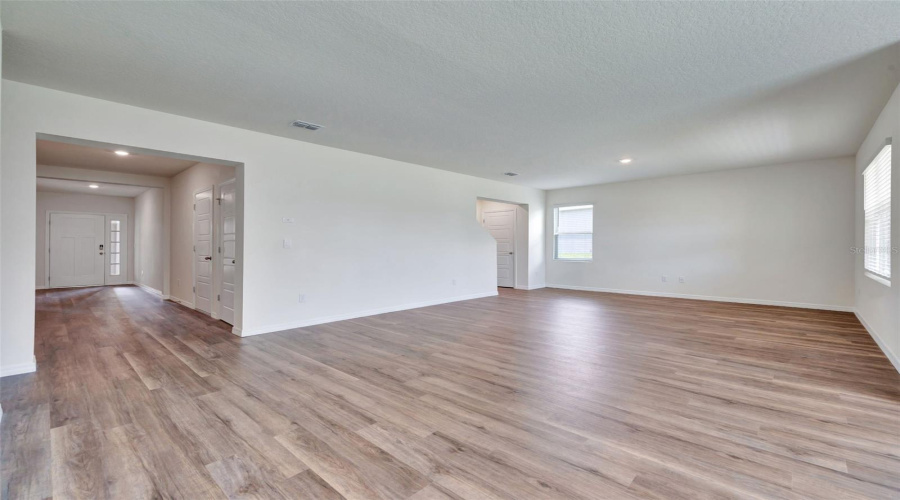 DAVENPORT, Florida 33837, 4 Bedrooms Bedrooms, ,3 BathroomsBathrooms,Residential,For Sale,PFEIFFER FALLS,0,MFRO6402710