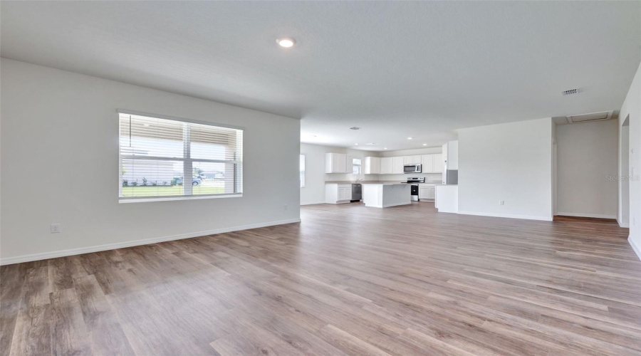 DAVENPORT, Florida 33837, 4 Bedrooms Bedrooms, ,3 BathroomsBathrooms,Residential,For Sale,PFEIFFER FALLS,0,MFRO6402710