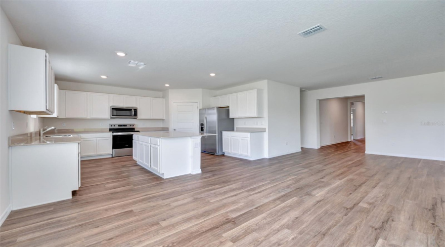 DAVENPORT, Florida 33837, 4 Bedrooms Bedrooms, ,3 BathroomsBathrooms,Residential,For Sale,PFEIFFER FALLS,0,MFRO6402710