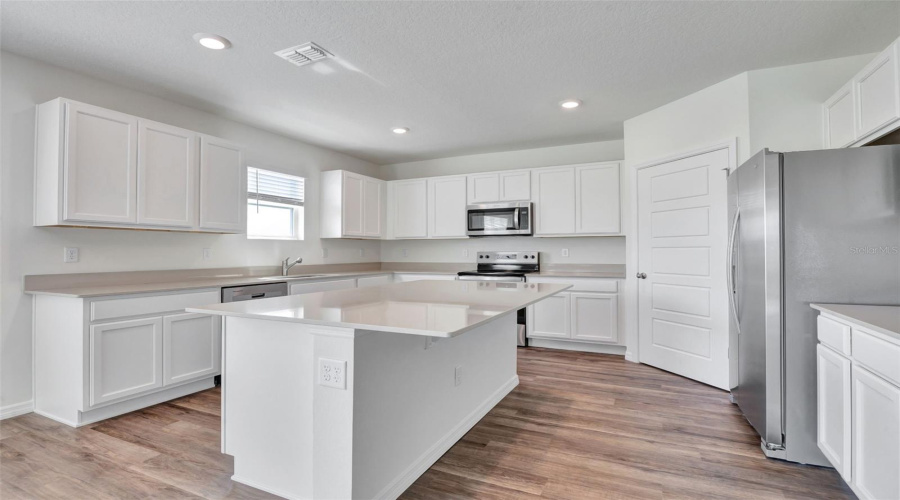 DAVENPORT, Florida 33837, 4 Bedrooms Bedrooms, ,3 BathroomsBathrooms,Residential,For Sale,PFEIFFER FALLS,0,MFRO6402710