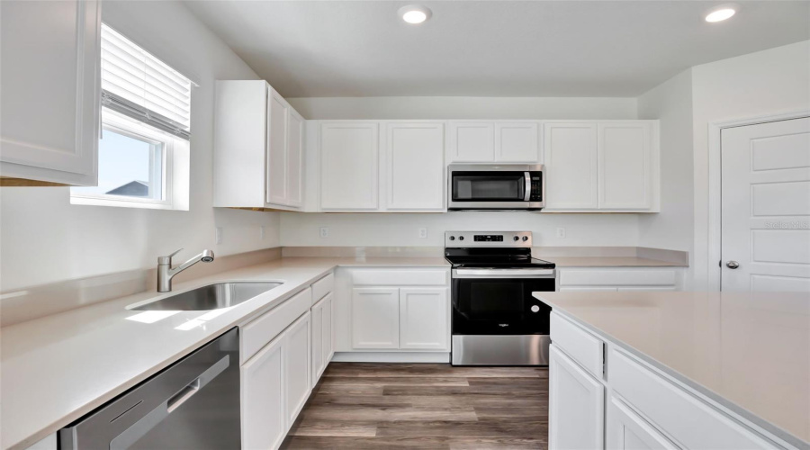 DAVENPORT, Florida 33837, 4 Bedrooms Bedrooms, ,3 BathroomsBathrooms,Residential,For Sale,PFEIFFER FALLS,0,MFRO6402710