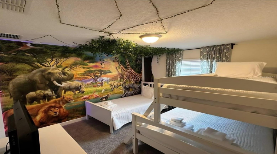 DAVENPORT, Florida 33896, 5 Bedrooms Bedrooms, ,4 BathroomsBathrooms,Residential,For Sale,STINGER,0,MFRO6402715