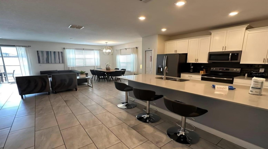 DAVENPORT, Florida 33896, 5 Bedrooms Bedrooms, ,4 BathroomsBathrooms,Residential,For Sale,STINGER,0,MFRO6402715