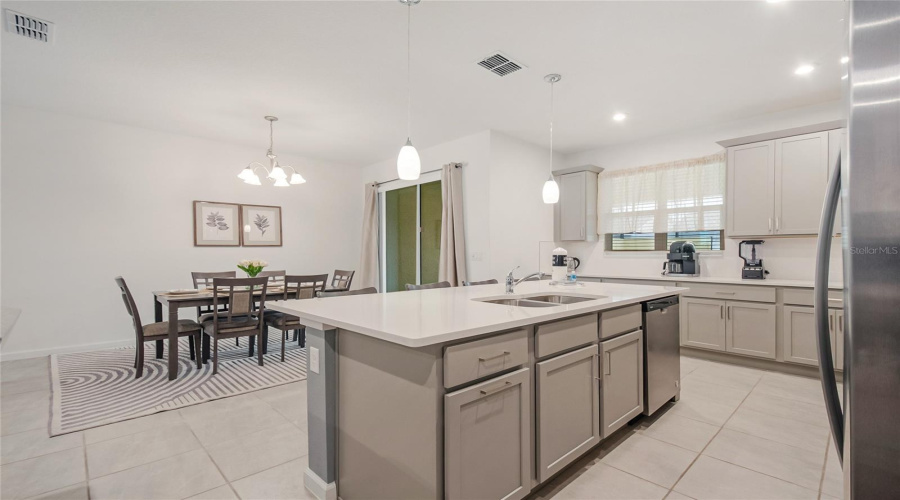 KISSIMMEE, Florida 34747, 4 Bedrooms Bedrooms, ,4 BathroomsBathrooms,Residential,For Sale,DISTANT SUN,0,MFRS5148713